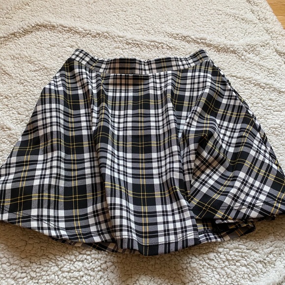 Windsor High-Waisted Plaid Flare Mini Skirt - Picture 2 of 5